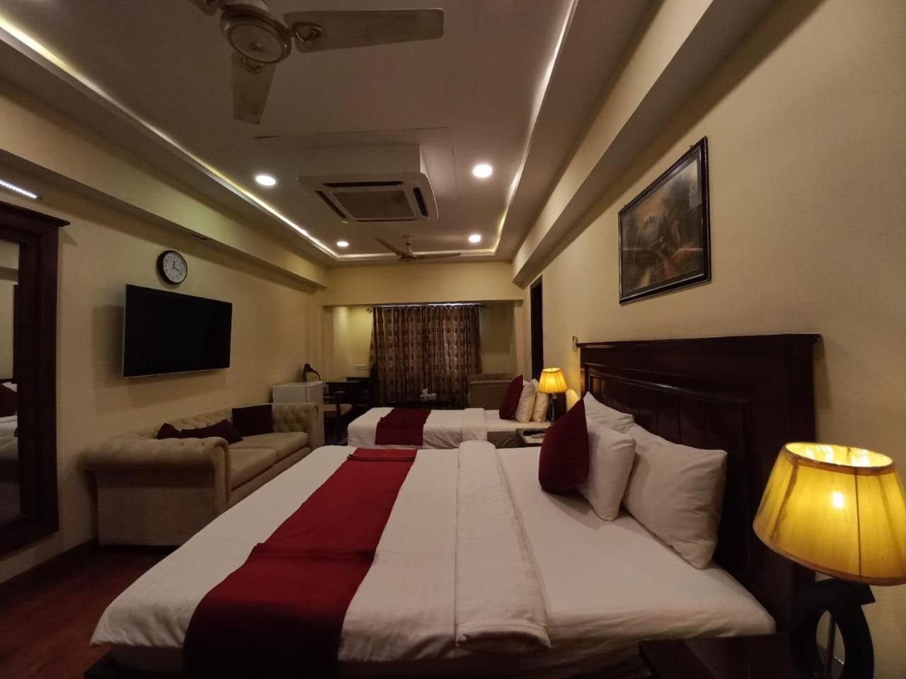 Diplomat Hotel Islamabad Exteriör bild